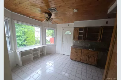 172 Evergreen Drive, Westbury, NY 11590 - Photo 7