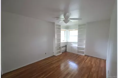 172 Evergreen Drive, Westbury, NY 11590 - Photo 17