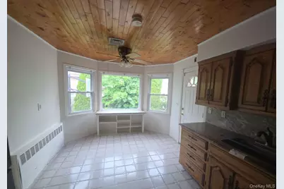 172 Evergreen Drive, Westbury, NY 11590 - Photo 9
