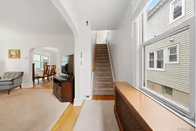 338 E 238th Street, Bronx, NY 10470 - Photo 5