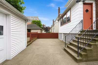 338 E 238th Street, Bronx, NY 10470 - Photo 27