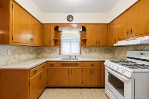 338 E 238th St, Bronx, NY 10470 - Photo 11