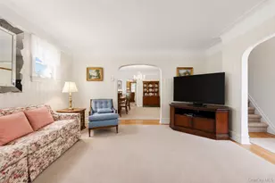 338 E 238th St, Bronx, NY 10470 - Photo 7