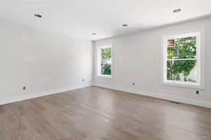 133B Shinnecock Ave, Mastic, NY 11950 - Photo 15