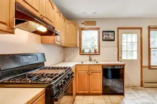 10 Brian Dr, East Islip, NY 11730 - Photo 13