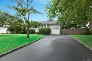 10 Brian Dr, East Islip, NY 11730 - Photo 3