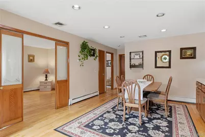 122 Irving Avenue, Floral Park, NY 11001 - Photo 11