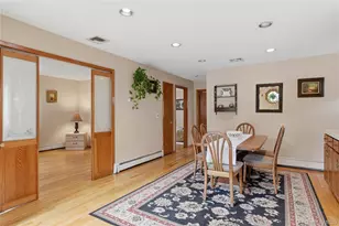 122 Irving Ave, Floral Park, NY 11001 - Photo 11