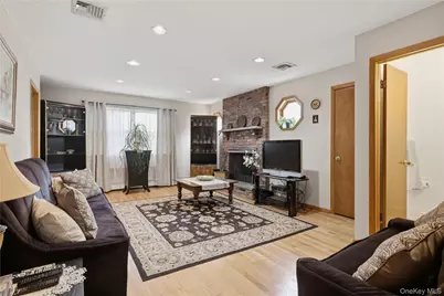 122 Irving Avenue, Floral Park, NY 11001 - Photo 7