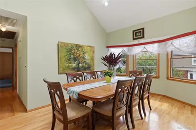 122 Irving Avenue, Floral Park, NY 11001 - Photo 19