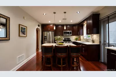 9523 105th Street, Ozone Park, NY 11416 - Photo 5