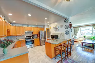 1 Marlboro Ave, Massapequa, NY 11758 - Photo 9