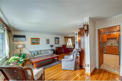 1 Marlboro Avenue, Massapequa, NY 11758 - Photo 5