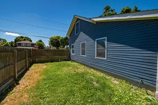 35 Oakland Ave, Port Jefferson, NY 11776 - Photo 17