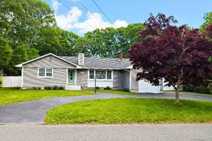 36 Matthews Dr, Remsenburg, NY 11960 - Photo 3