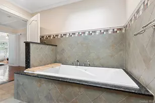 76-43 265th St, New York, NY 11040 - Photo 15