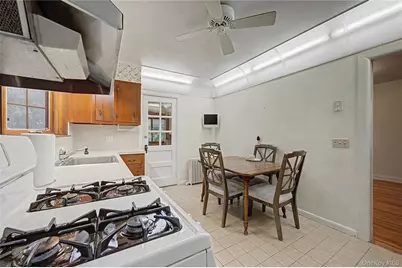 40 Dewey Avenue, New Rochelle, NY 10801 - Photo 9