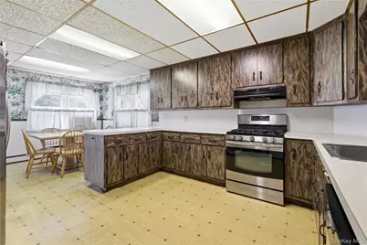 24 W Windsor Parkway, Oceanside, NY 11572 - Photo 7