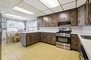24 W Windsor Pkwy, Oceanside, NY 11572 - Photo 7