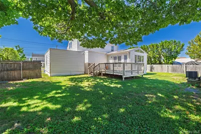 24 W Windsor Parkway, Oceanside, NY 11572 - Photo 17