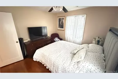 706 Partridge Avenue, West Hempstead, NY 11552 - Photo 17