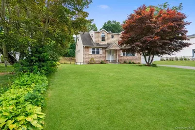 46 Falcon Drive, Hauppauge, NY 11788 - Photo 3
