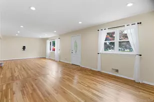 46 Falcon Dr, Hauppauge, NY 11788 - Photo 9
