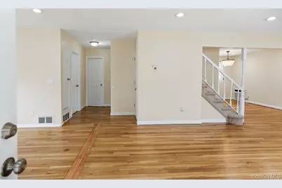 46 Falcon Drive, Hauppauge, NY 11788 - Photo 7