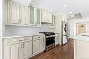 17 Wren Dr, Woodbury, NY 11797 - Photo 5