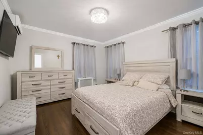 159 Iris Avenue, Floral Park, NY 11001 - Photo 17