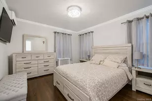 159 Iris Ave, Floral Park, NY 11001 - Photo 17