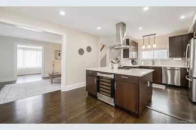 159 Iris Avenue, Floral Park, NY 11001 - Photo 9
