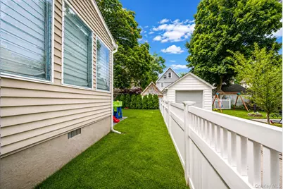 159 Iris Avenue, Floral Park, NY 11001 - Photo 27