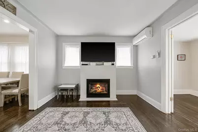 159 Iris Avenue, Floral Park, NY 11001 - Photo 5