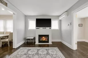 159 Iris Ave, Floral Park, NY 11001 - Photo 5