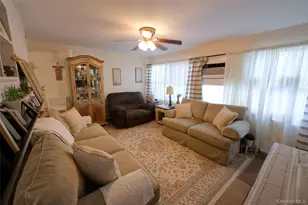 245 Sprucewood Dr, Levittown, NY 11756 - Photo 9