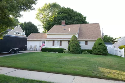 245 Sprucewood Drive, Levittown, NY 11756 - Photo 3