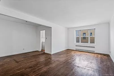 8333 Austin Street #6R, Kew Gardens, NY 14415 - Photo 9