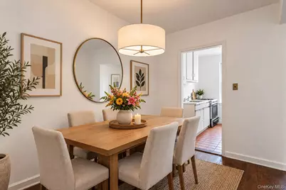 8333 Austin Street #6R, Kew Gardens, NY 14415 - Photo 3