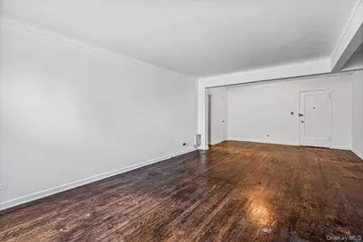 8333 Austin Street #6R, Kew Gardens, NY 14415 - Photo 11
