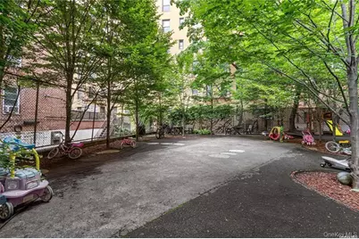 8333 Austin Street #6R, Kew Gardens, NY 14415 - Photo 31