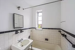 83-33 Austin St, Kew Gardens, NY 14415 - Photo 21
