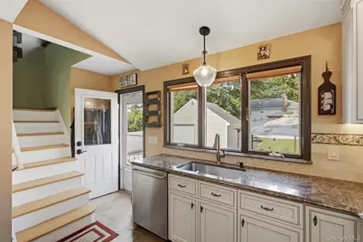 194 Willis Avenue, Floral Park, NY 11001 - Photo 13