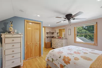 194 Willis Avenue, Floral Park, NY 11001 - Photo 15