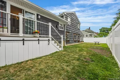 38 Driscoll Avenue, Rockville Centre, NY 11570 - Photo 23