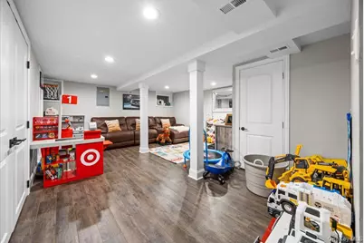 38 Driscoll Avenue, Rockville Centre, NY 11570 - Photo 19