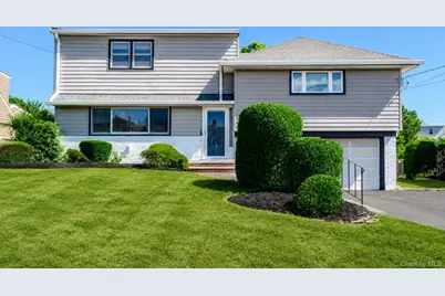 190 W Waukena Avenue, Oceanside, NY 11572 - Photo 1