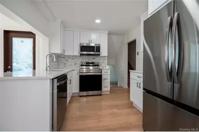 190 W Waukena Avenue, Oceanside, NY 11572 - Photo 3