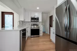 190 W Waukena Ave, Oceanside, NY 11572 - Photo 3