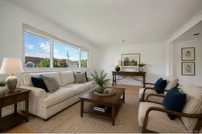 190 W Waukena Avenue, Oceanside, NY 11572 - Photo 9